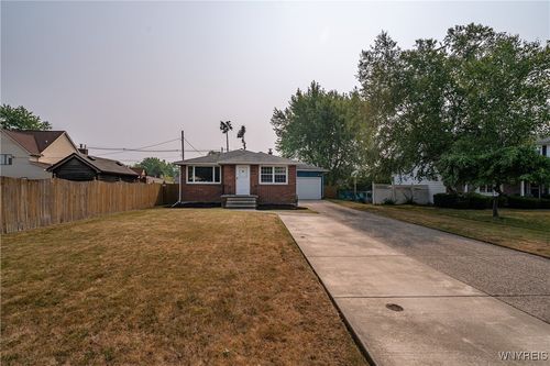 355 Hedstrom Dr, Amherst, NY, 14226-2527 | Card Image