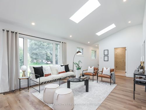 6364 Sherwood Rd, Niagara Falls, ON, L2E5L8 | Card Image