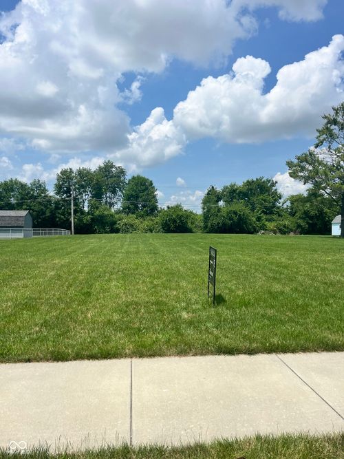 392 S Baldwin St, Bargersville, IN, 46106-8403 | Card Image