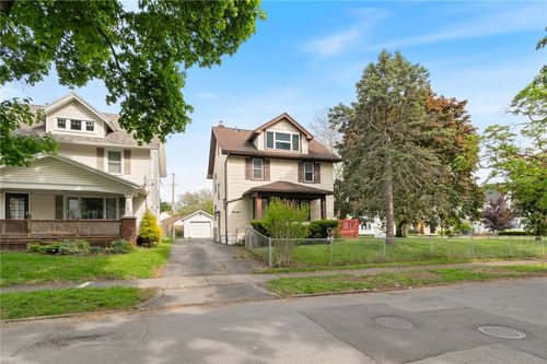 16 Mapledale St, Rochester, NY, 14609-4212 | Card Image