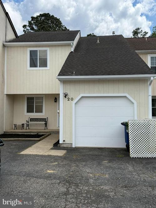 20 Queen Anne Ct, MARLTON, NJ, 08053-2838 | Card Image