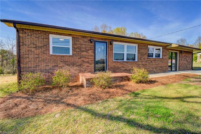 211 Riverside Cir, House other with 3 bedrooms, 1 bathrooms and null parking in Eden NC | Image 5