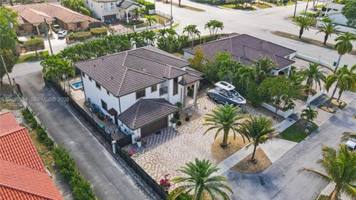 13676 Sw 33rd Ter, Miami, FL, 33175-6631 | Card Image