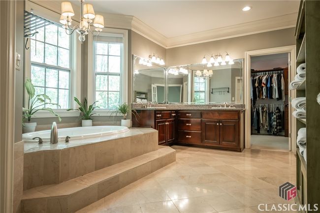 master bathg | Image 28
