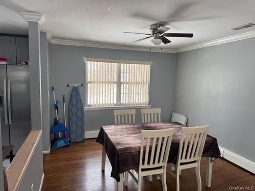 7 Horseshoe Dr, Holbrook, NY, 11741-1909 | Card Image