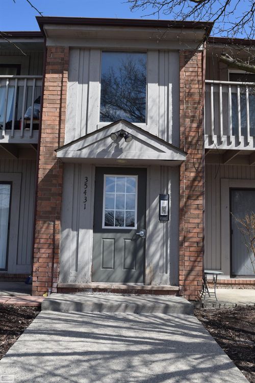 35431 Hickory Woods #8 Drive, Clinton Charter Township, MI, 48035 | Card Image