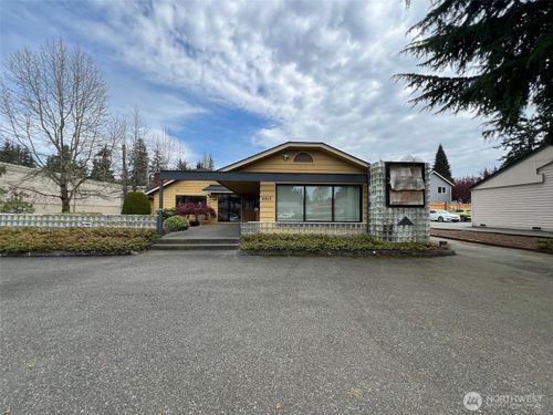6915 Evergreen Way, Everett, WA, 98203-5149 | Card Image