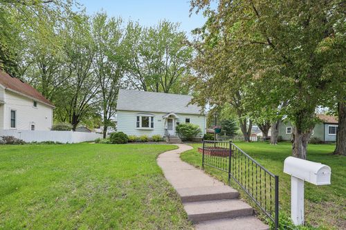 30690 N Lakes Trl, Lindstrom, MN, 55045-9308 | Card Image