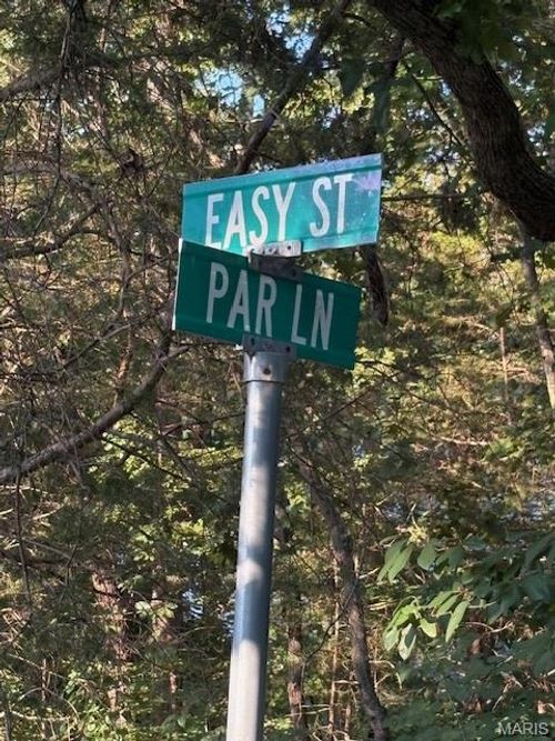 2 Par Ln, Hillsboro, MO, 63050-5409 | Card Image