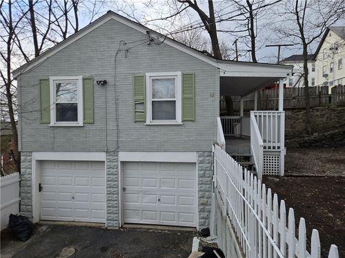 36 Crawford St, Woonsocket, RI, 02895-5321 | Card Image