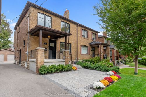56 Glengarry Ave, Toronto, ON, M5M1C9 | Card Image