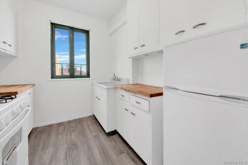 apt-8f-99 Metropolitan Oval, Bronx, NY, 10462-6436 | Card Image