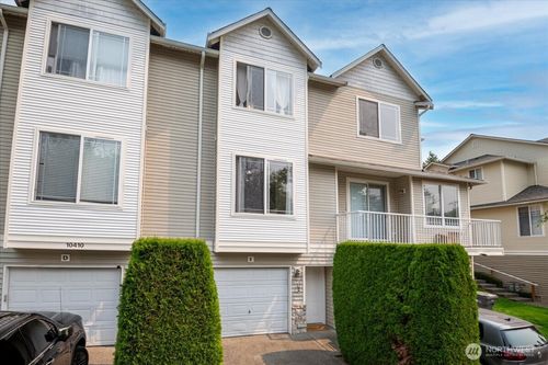 e-10410 Holly Dr, Everett, WA, 98204-9217 | Card Image
