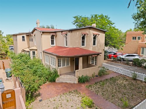 318 Grant Ave, Santa Fe, NM, 87501-1933 | Card Image