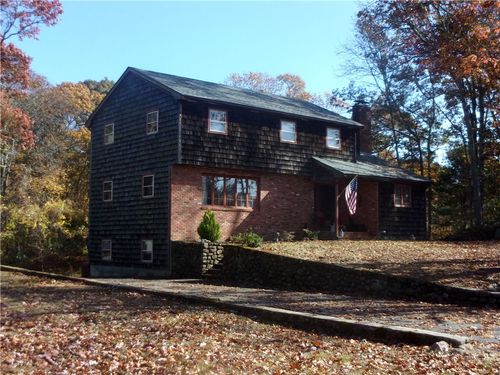 121 Winnapaug Rd, Westerly, RI, 02891-3523 | Card Image