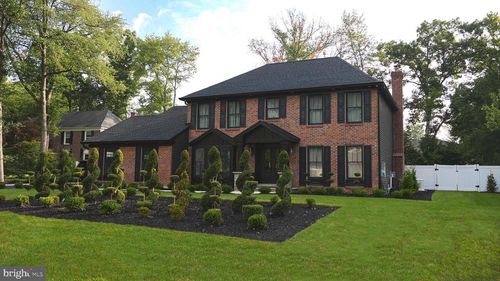 9 Wood Lake Ct, North Brunswick, NJ, 08902-4836 | Card Image
