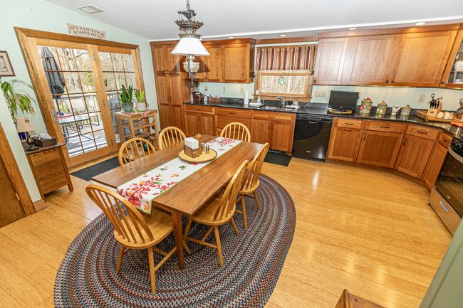 570 Atkins St, House other with 4 bedrooms, 2 bathrooms and null parking in Middletown CT | Image 15