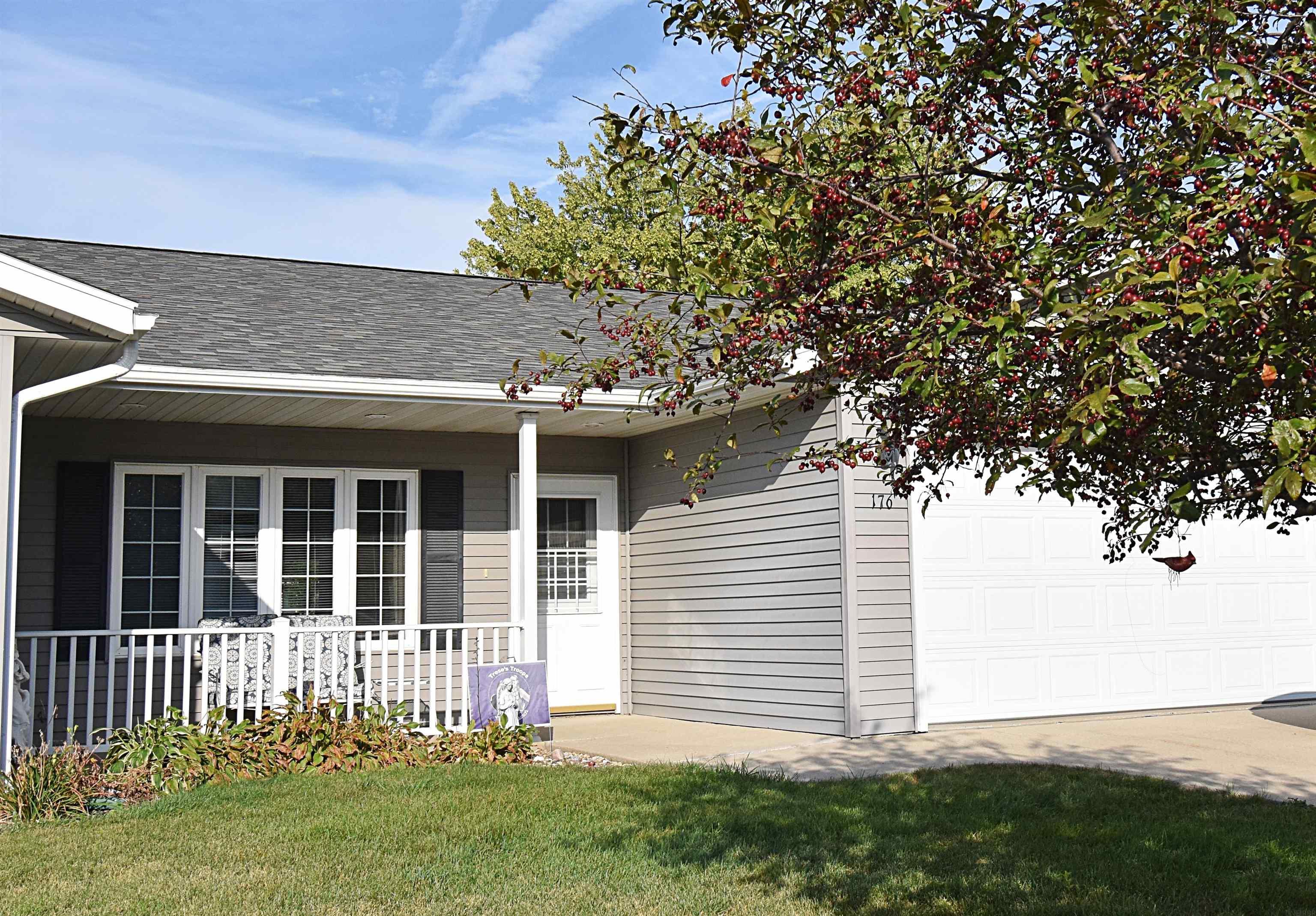 Cardinal Ct, Independence, IA 50644