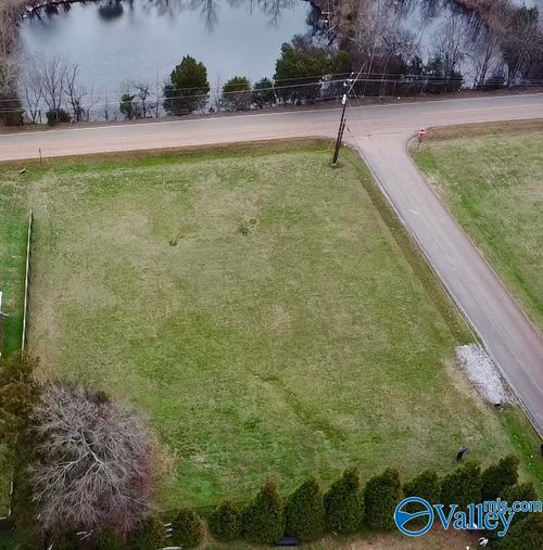 105 Riverside Dr, Huntsville, AL, 35811-9107 | Card Image