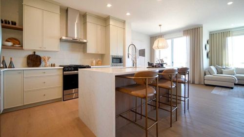 197 Lucas Way Nw, Calgary, AB, T3P1M4 | Card Image
