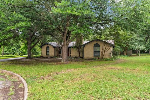 2823 Laurel Ln, Commerce, TX, 75428-3804 | Card Image