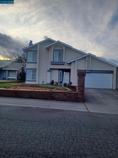 3916 Tillamook Way, Sacramento, CA, 95826-5236 | Card Image