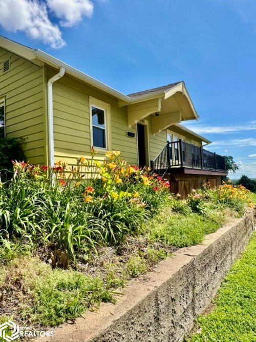 420 Vine St, Burlington, IA, 52601-5629 | Card Image