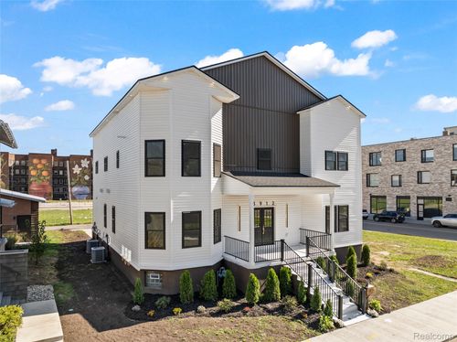 3912 4th St, Detroit, MI, 48201-1602 | Card Image