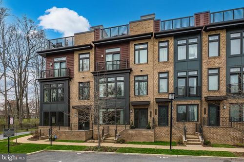 137 Winsome Cir, BETHESDA, MD, 20814-2165 | Card Image