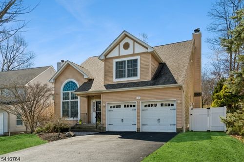 18 Fox Hollow Trl, Bernardsville, NJ, 07924-2530 | Card Image
