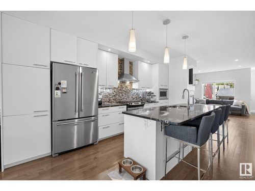 10462 144 St Nw, Edmonton, AB, T5N2V4 | Card Image