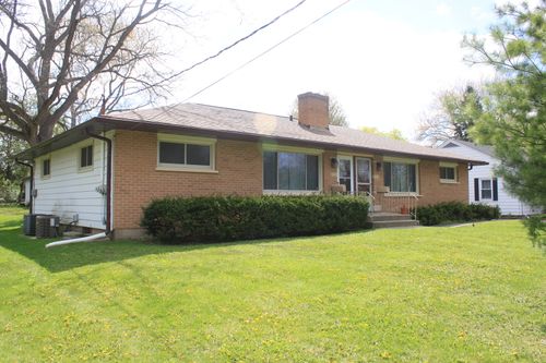 63 Pine Ct, Crystal Lake, IL, 60014-4235 | Card Image