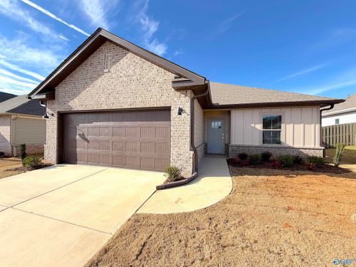 14739 Mountain Stream Dr, Athens, AL, 35613-8726 | Card Image