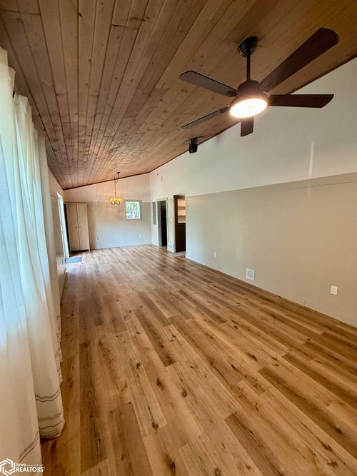 718 E County Road 1550, Hamilton, IL, 62341-3043 | Card Image