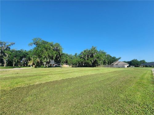 140 Regina Dr, Belle Chasse, LA, 70037-4196 | Card Image