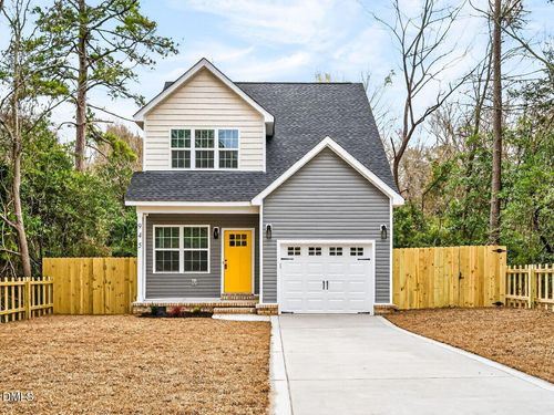 945 W Lowe Ave, Southern Pines, NC, 28387-5125 | Card Image