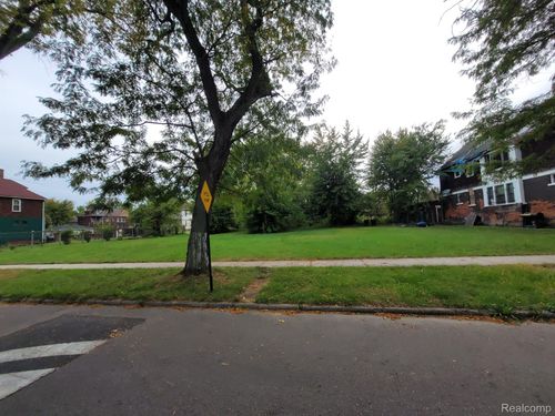 3271 Canton St, Detroit, MI, 48207-2543 | Card Image