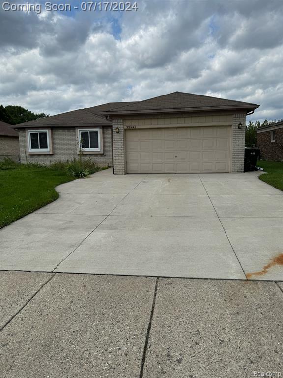 Wright Cir, Sterling Heights, MI 48310
