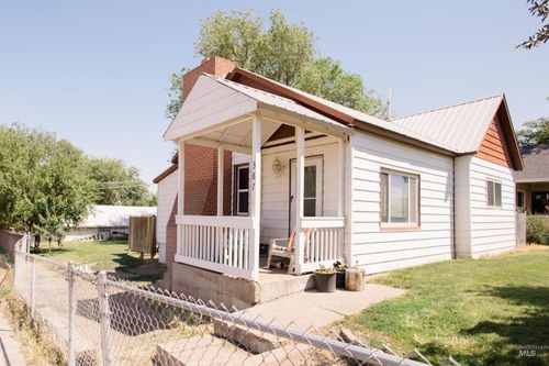 387 W 1st Ave, Glenns Ferry, ID, 83623-2713 | Card Image