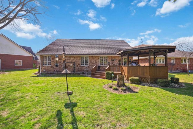 35 Frances Dr, House other with 6 bedrooms, 3 bathrooms and 4 parking in Forest ON | Image 39
