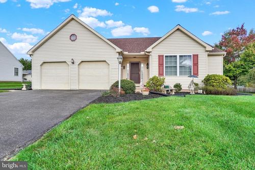 117 Cedar Dr, Dover, PA, 17315-1234 | Card Image
