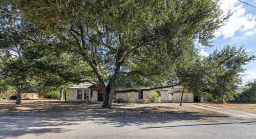 517 1st St, Lexington, TX, 78947-6021 | Card Image