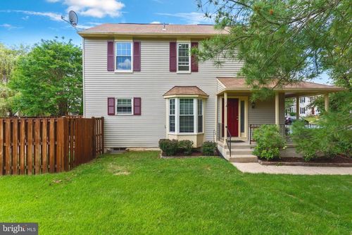 13667 Barren Springs Ct, CENTREVILLE, VA, 20121-3022 | Card Image