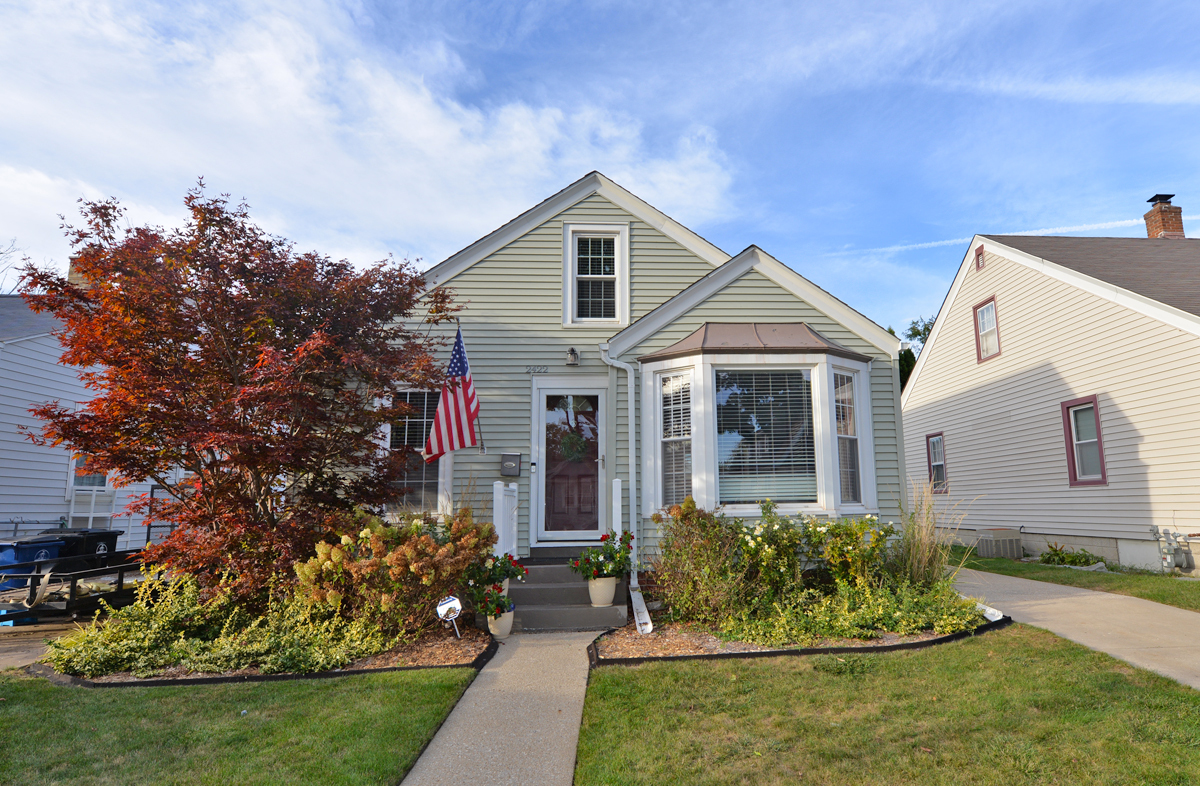 Olive St, Racine, WI 53403