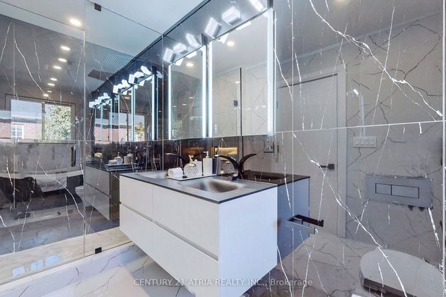 42 Coventry Crt, House other with 7 bedrooms, 5 bathrooms and 2 parking in Richmond Hill ON | Image 15