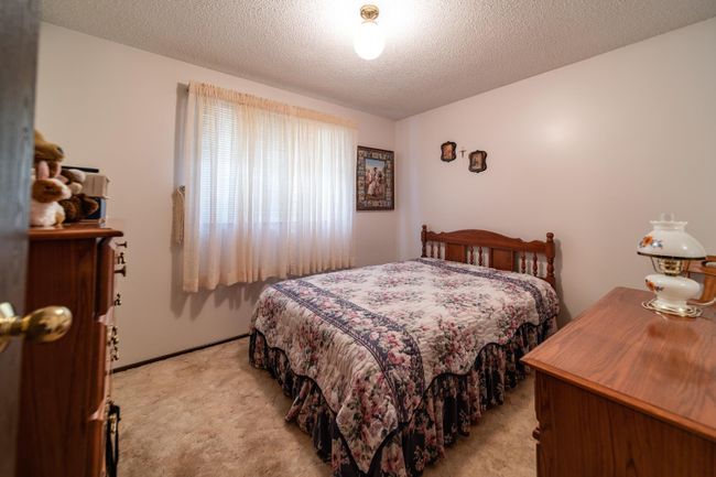 5314 41 Street, Home with 3 bedrooms, 2 bathrooms and 4 parking in Provost AB | Image 11