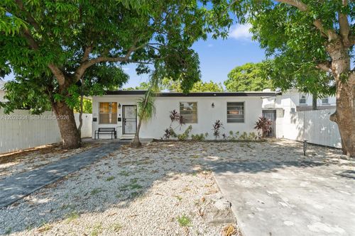 2453 Sw 17th St, Miami, FL, 33145-2001 | Card Image