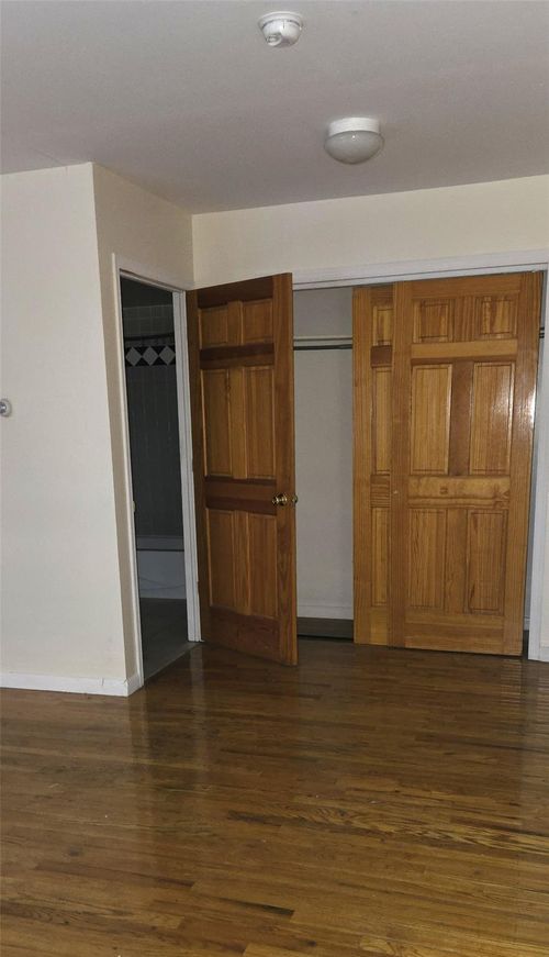 apt-1f-2911 31st Ave, Astoria, NY, 11106-2867 | Card Image