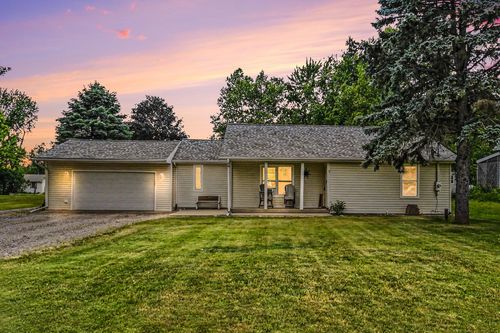11332 Crestview Drive E, Cement City, MI, 49233 | Card Image
