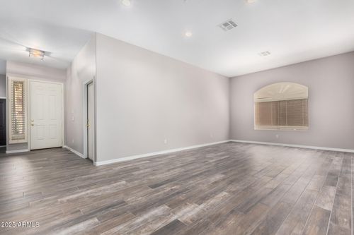 6617 W Molly Ln, Phoenix, AZ, 85083-6514 | Card Image